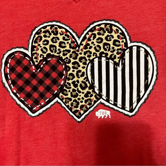 Bella Canvas short sleeve tshirt w/heart design..size Small cotton/poly - Picture 4 of 9